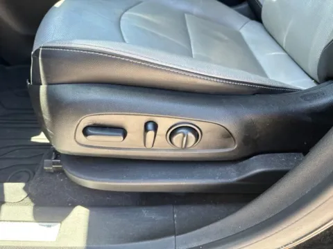 More photos of 2021 Chevrolet Equinox Premier at Lakeway Auto Sales, TN