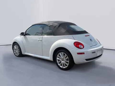 More photos of 2010 Volkswagen Beetle 2.5L at Lakeway Auto Sales, TN