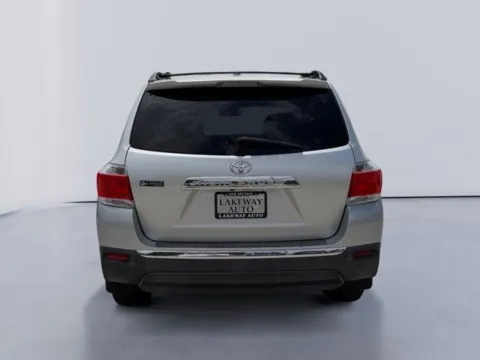 More photos of 2013 Toyota Highlander Limited at Lakeway Auto Sales, TN