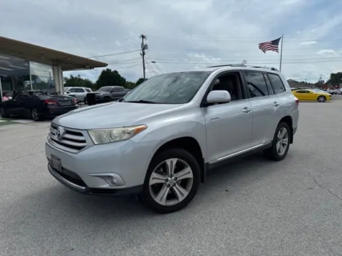 Photos of 2013 Toyota Highlander Limited for sale in Morristown, TN at Lakeway Auto Sales