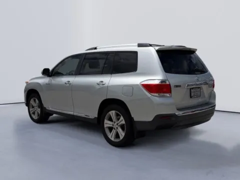 More photos of 2013 Toyota Highlander Limited at Lakeway Auto Sales, TN