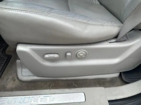 More photos of 2011 Chevrolet Suburban 1500 LTZ at Lakeway Auto Sales, TN
