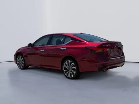 More photos of 2023 Nissan Altima 2.5 SL at Lakeway Auto Sales, TN