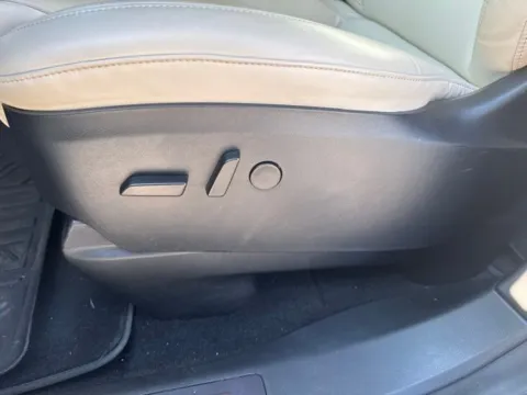 More photos of 2020 Tesla Model X Long Range at Lakeway Auto Sales, TN