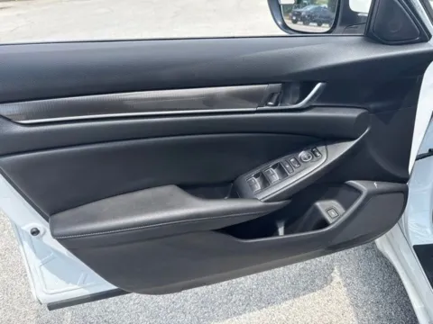 More photos of 2020 Honda Accord Sport at Lakeway Auto Sales, TN