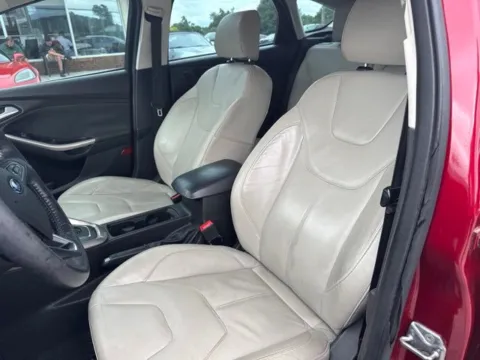 More photos of 2015 Ford Focus Titanium at Lakeway Auto Sales, TN