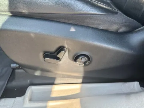 More photos of 2020 Chrysler Pacifica Touring L at Lakeway Auto Sales, TN