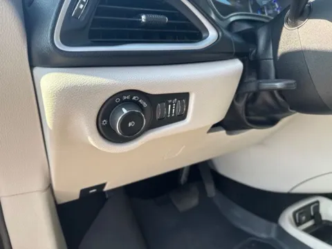 More photos of 2020 Chrysler Pacifica Touring L at Lakeway Auto Sales, TN