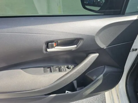 More photos of 2020 Toyota Corolla LE at Lakeway Auto Sales, TN