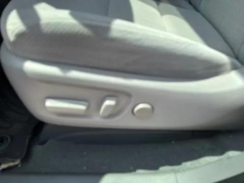 More photos of 2020 Toyota Sienna LE at Lakeway Auto Sales, TN
