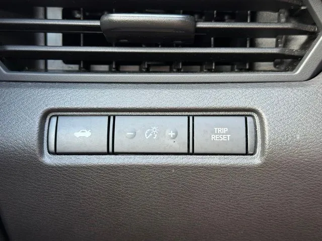 2025 Nissan Altima SV - Photo 18