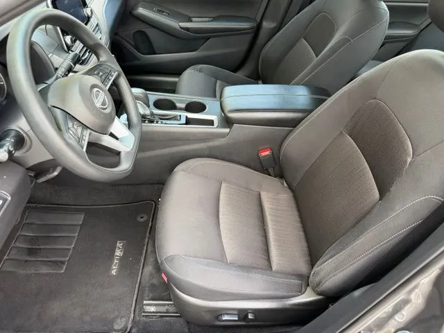 2025 Nissan Altima SV - Photo 15