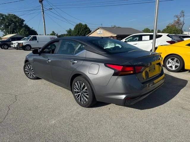 2025 Nissan Altima SV - Photo 11