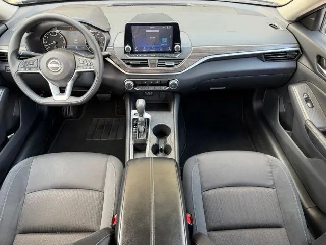 2025 Nissan Altima SV - Photo 9