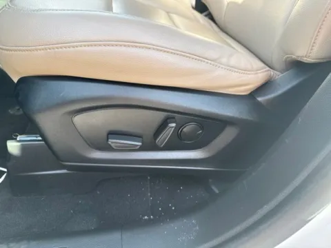 More photos of 2020 Ford Explorer XLT at Lakeway Auto Sales, TN