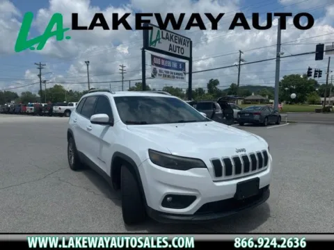 White 2019 Jeep Cherokee Latitude Plus for sale in Morristown, TN