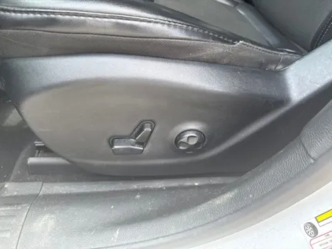 More photos of 2019 Jeep Cherokee Latitude Plus at Lakeway Auto Sales, TN