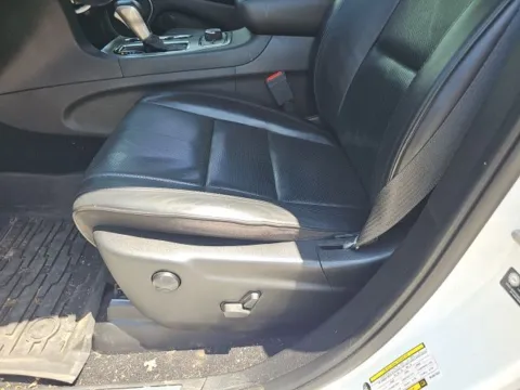 More photos of 2021 Jeep Grand Cherokee Overland at Lakeway Auto Sales, TN