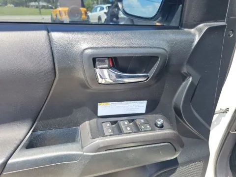 More photos of 2017 Toyota Tacoma TRD Off-Road at Lakeway Auto Sales, TN