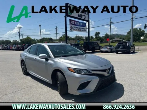 Silver 2019 Toyota Camry SE for sale in Morristown, TN