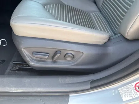More photos of 2019 Toyota Camry SE at Lakeway Auto Sales, TN