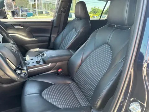 More photos of 2021 Toyota Highlander XSE at Lakeway Auto Sales, TN