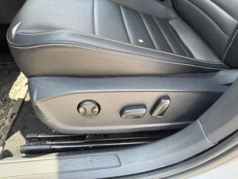 More photos of 2022 Volkswagen Jetta 1.5T SE at Lakeway Auto Sales, TN