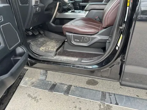 More photos of 2016 Ford F-150 Platinum at Lakeway Auto Sales, TN