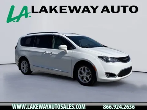 White 2017 Chrysler Pacifica Touring L Plus for sale in Morristown, TN