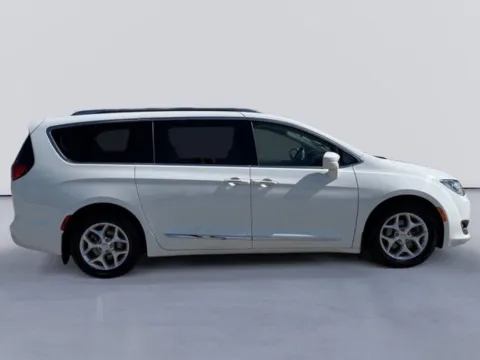 Photos of 2017 Chrysler Pacifica Touring L Plus for sale in Morristown, TN at Lakeway Auto Sales