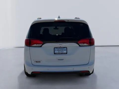 More photos of 2017 Chrysler Pacifica Touring L Plus at Lakeway Auto Sales, TN