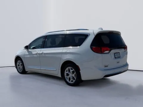 More photos of 2017 Chrysler Pacifica Touring L Plus at Lakeway Auto Sales, TN