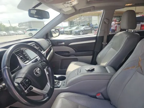 Another view of 2015 Toyota Highlander Limited for sale in Morristown, TN at Lakeway Auto Sales