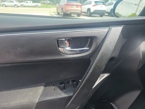 More photos of 2018 Toyota Corolla LE at Lakeway Auto Sales, TN