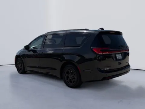More photos of 2024 Chrysler Pacifica Hybrid Select Premium S Appearance at Lakeway Auto Sales, TN