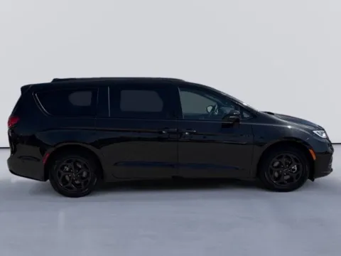 Photos of 2024 Chrysler Pacifica Hybrid Select Premium S Appearance for sale in Morristown, TN at Lakeway Auto Sales