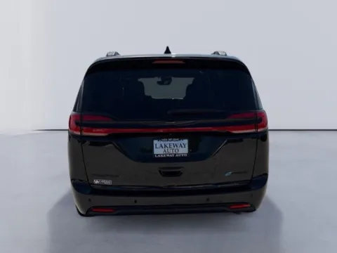 More photos of 2024 Chrysler Pacifica Hybrid Select Premium S Appearance at Lakeway Auto Sales, TN