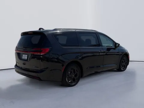 Another view of 2024 Chrysler Pacifica Hybrid Select Premium S Appearance for sale in Morristown, TN at Lakeway Auto Sales