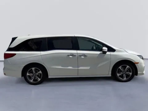 Photos of 2019 Honda Odyssey Touring for sale in Morristown, TN at Lakeway Auto Sales