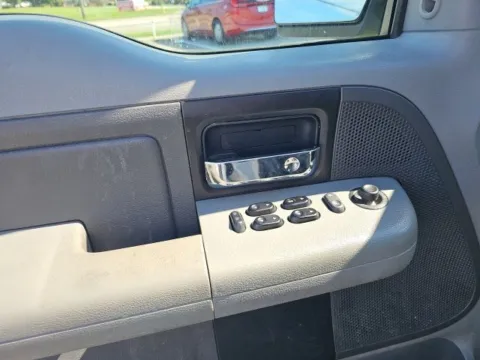 More photos of 2007 Ford F-150 XLT at Lakeway Auto Sales, TN