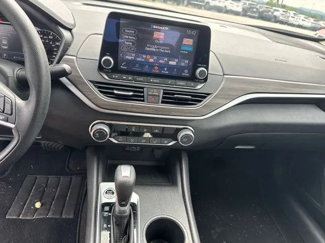 2025 Nissan Altima SV - Photo 7