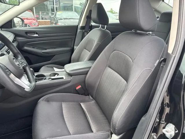 2025 Nissan Altima SV - Photo 6