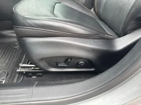 More photos of 2021 Jeep Compass Limited at Lakeway Auto Sales, TN