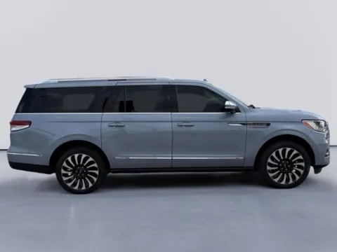 Photos of 2023 Lincoln Navigator L Black Label for sale in Morristown, TN at Lakeway Auto Sales