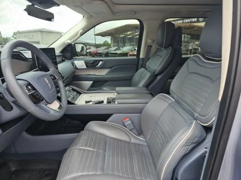 More photos of 2023 Lincoln Navigator L Black Label at Lakeway Auto Sales, TN