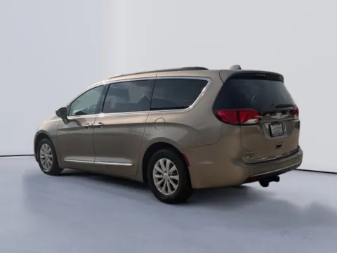 More photos of 2017 Chrysler Pacifica Touring L at Lakeway Auto Sales, TN