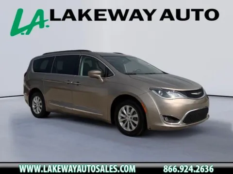 Silver 2017 Chrysler Pacifica Touring L for sale in Morristown, TN