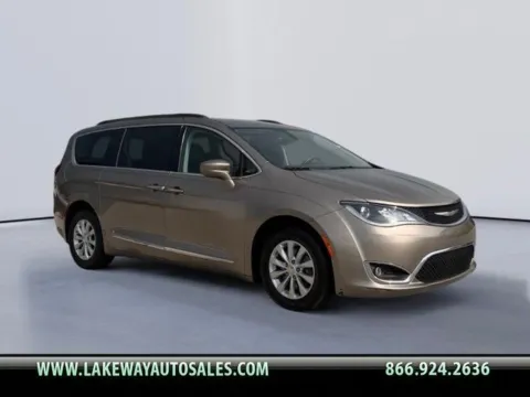 Silver 2017 Chrysler Pacifica Touring L for sale in Morristown, TN