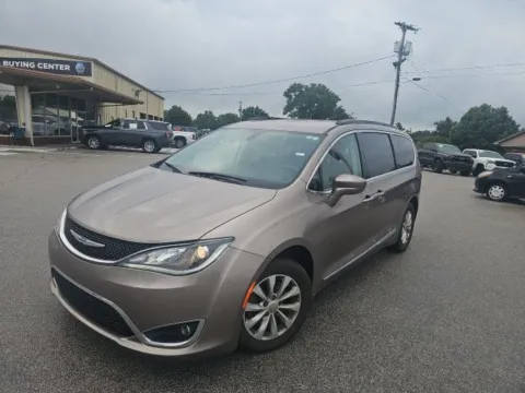 Photos of 2017 Chrysler Pacifica Touring L for sale in Morristown, TN at Lakeway Auto Sales