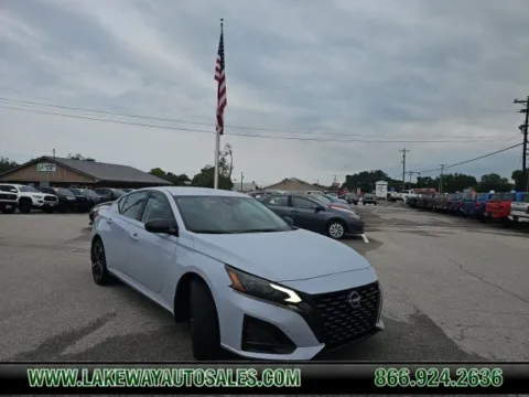 White 2023 Nissan Altima 2.5 SR for sale in Morristown, TN
